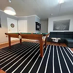Middle Of The Town Stavanger Bnb -Billiard And Sauna At Bertis Apartment 15