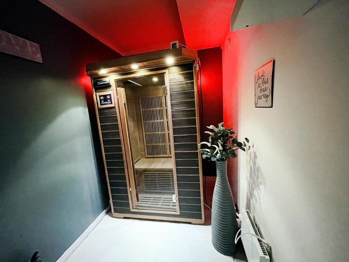 Middle Of The Town -billiard And Sauna At Bertis 15 Leilighet